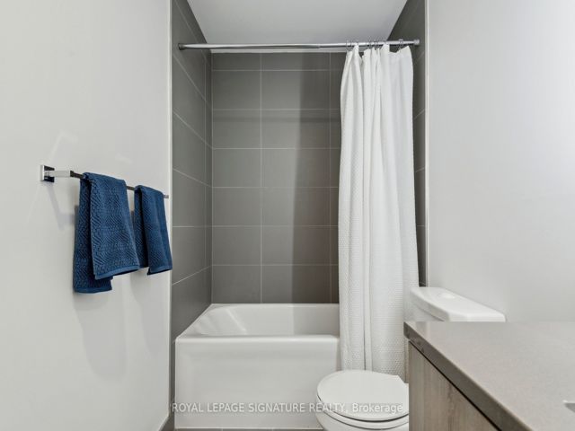 514 - 223 St Clair Ave W