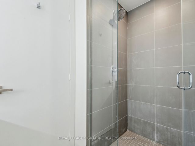 514 - 223 St Clair Ave W