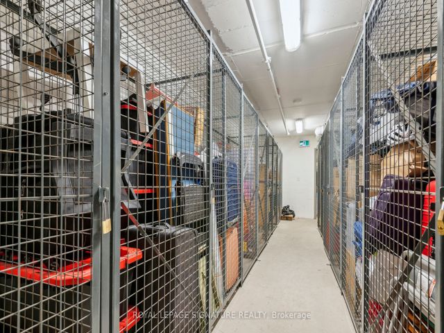 514 - 223 St Clair Ave W