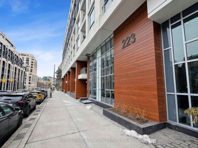 514 - 223 St Clair Ave W