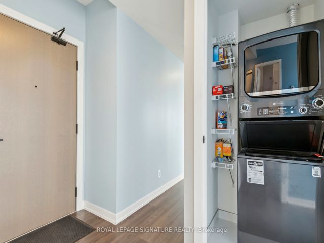 514 - 223 St Clair Ave W