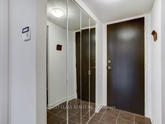 1003 - 5162 Yonge St
