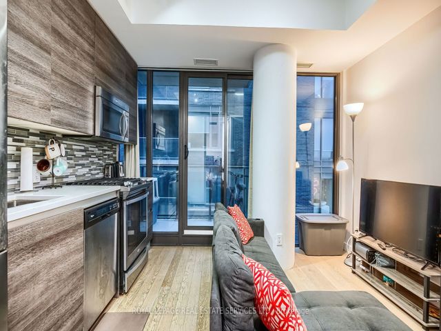 1301 - 111 Bathurst St