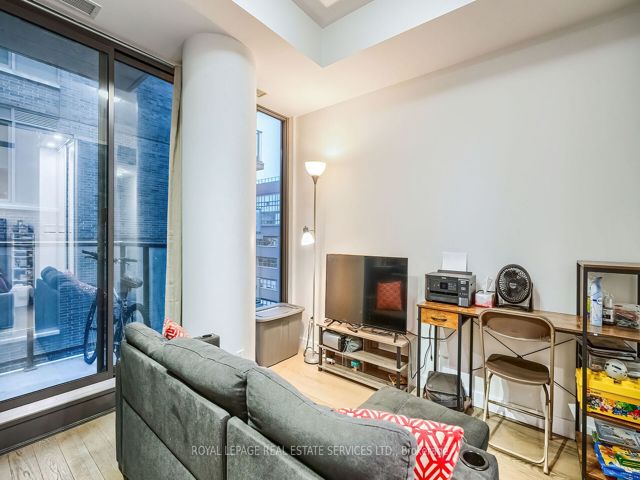 1301 - 111 Bathurst St