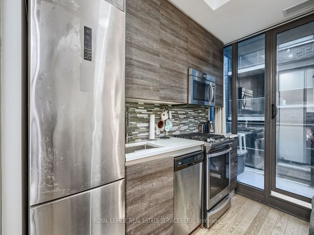 1301 - 111 Bathurst St