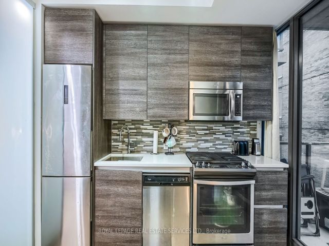 1301 - 111 Bathurst St