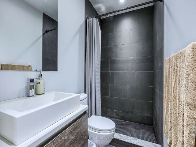1301 - 111 Bathurst St
