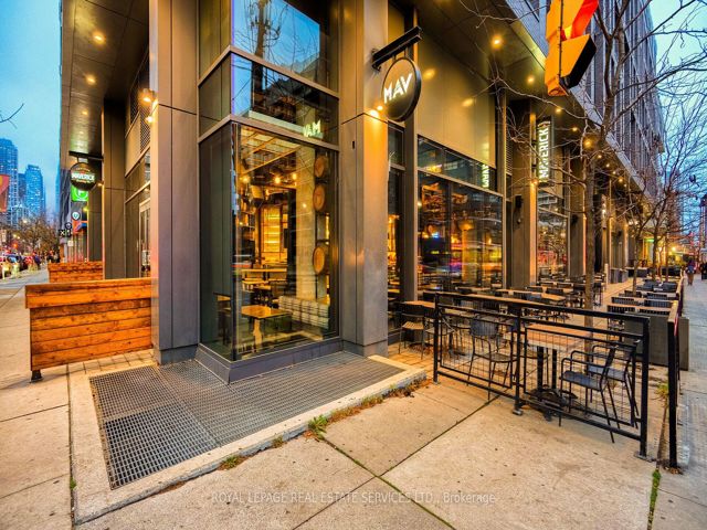 1301 - 111 Bathurst St