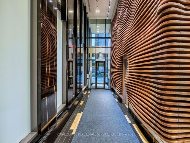 1301 - 111 Bathurst St