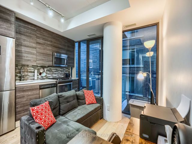 1301 - 111 Bathurst St