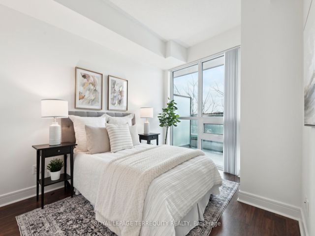 321 - 35 Brian Peck Cres