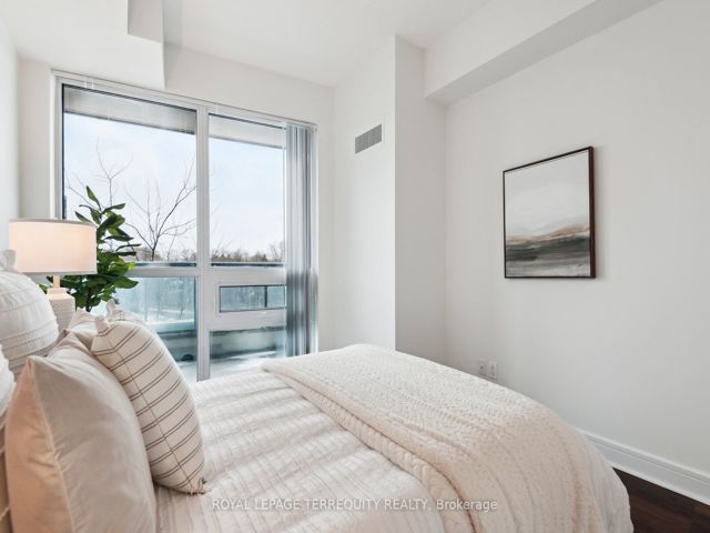 321 - 35 Brian Peck Cres