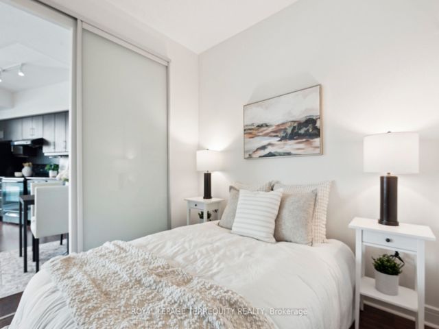 321 - 35 Brian Peck Cres