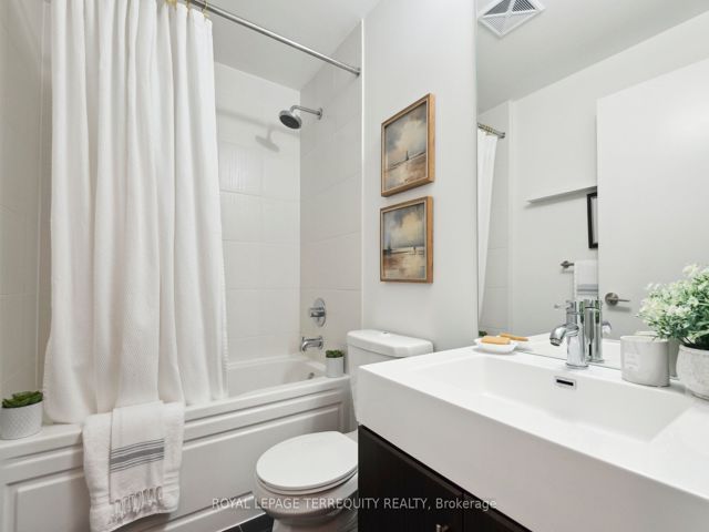 321 - 35 Brian Peck Cres