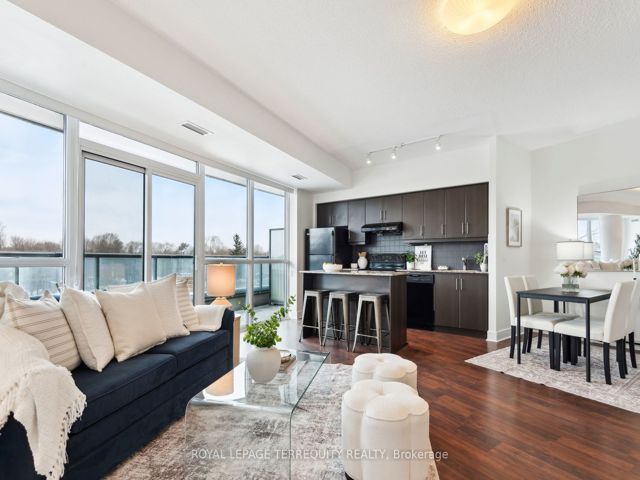 321 - 35 Brian Peck Cres