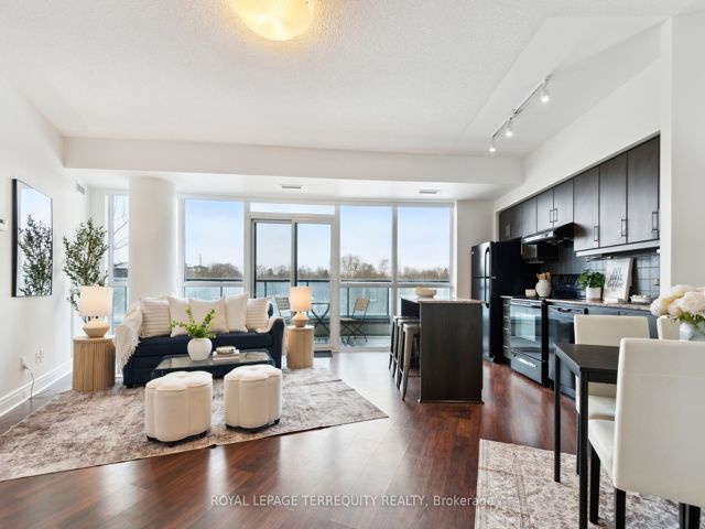 321 - 35 Brian Peck Cres