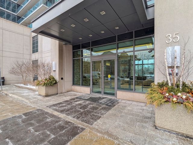 321 - 35 Brian Peck Cres