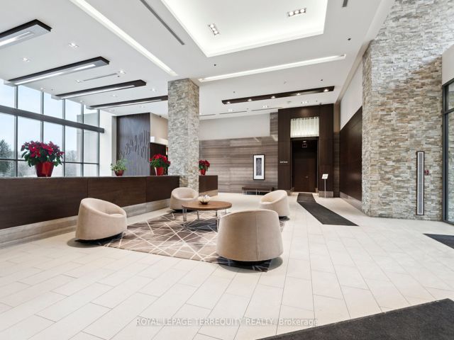 321 - 35 Brian Peck Cres
