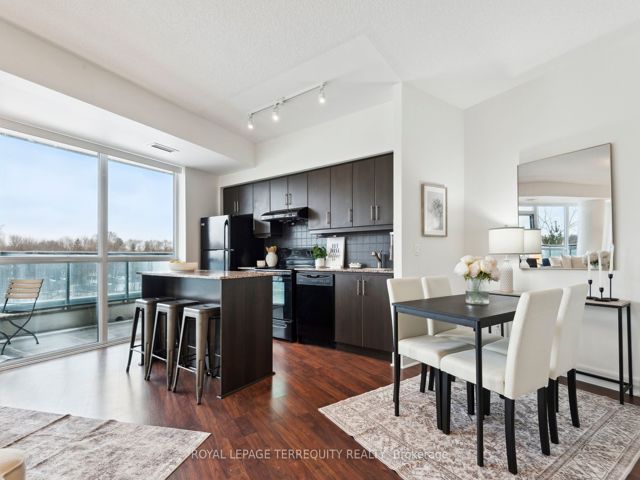 321 - 35 Brian Peck Cres