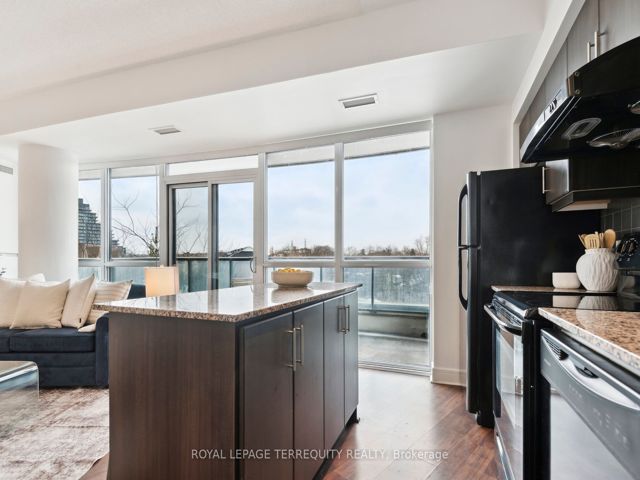 321 - 35 Brian Peck Cres