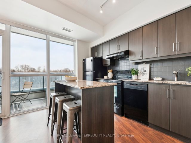 321 - 35 Brian Peck Cres