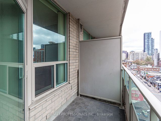 1007 - 70 Alexander St