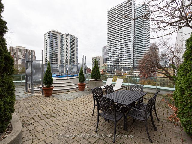 1007 - 70 Alexander St