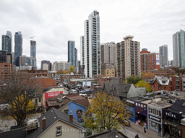 1007 - 70 Alexander St