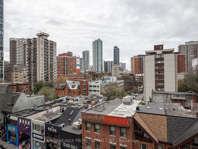 1007 - 70 Alexander St