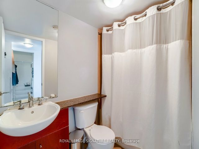 3806 - 397 Front St W