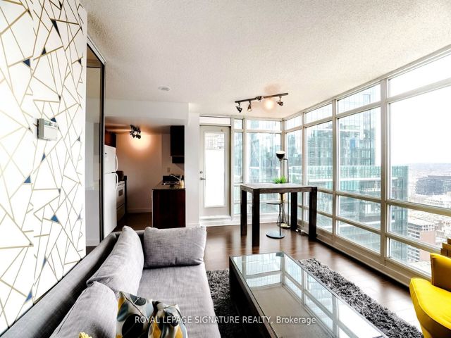 3806 - 397 Front St W