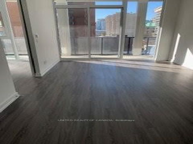513 - 20 Edward St W