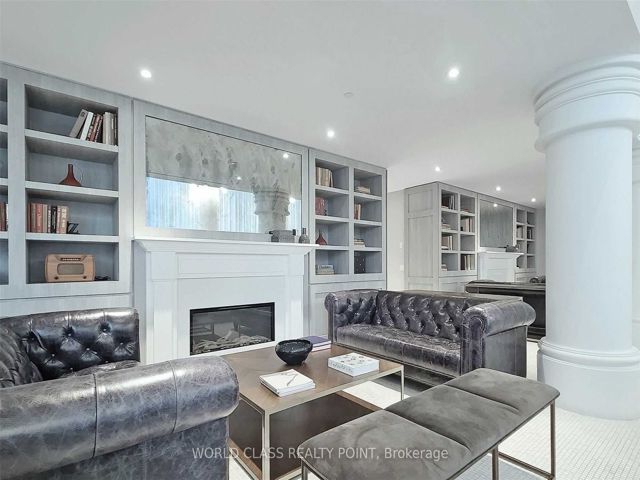 1404 - 33 Helendale Ave