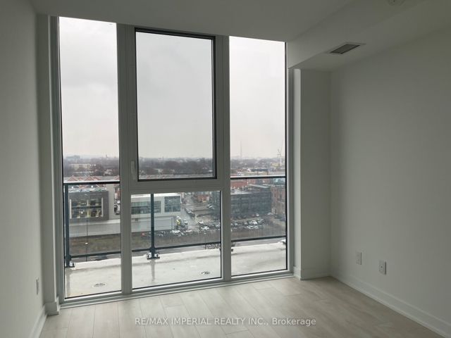 902 - 5 Defries St E