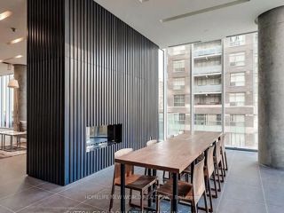 408 - 15 Grenville St