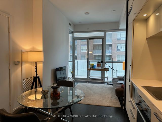 408 - 15 Grenville St