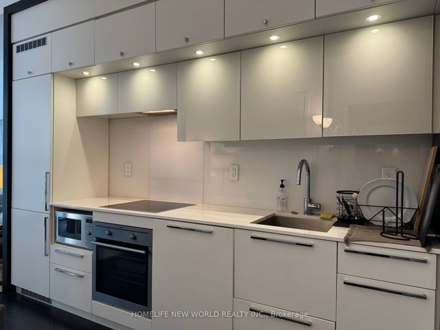 408 - 15 Grenville St