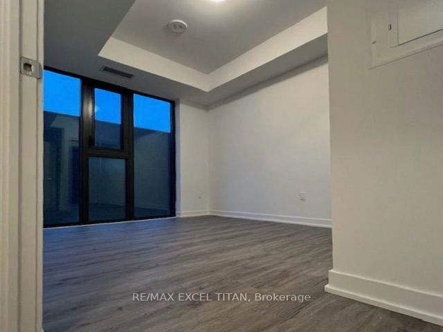 319 - 250 Lawrence Ave W