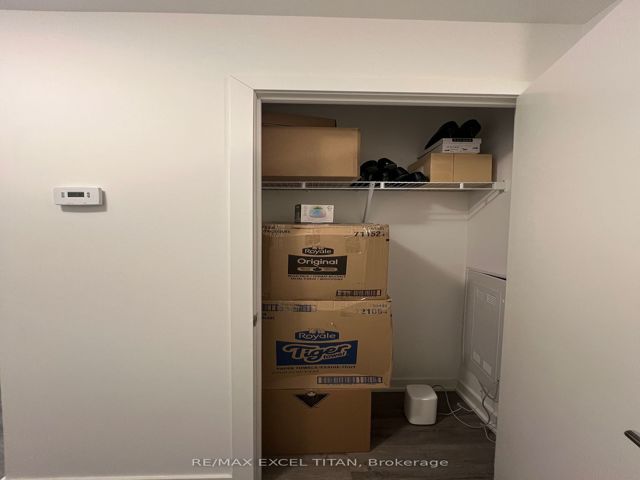 319 - 250 Lawrence Ave W