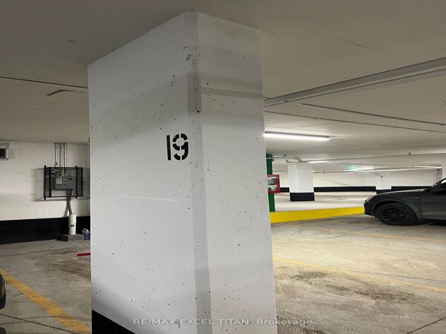 319 - 250 Lawrence Ave W