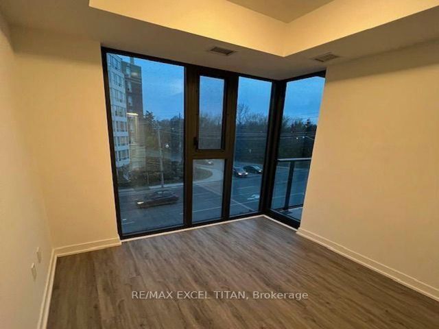 319 - 250 Lawrence Ave W