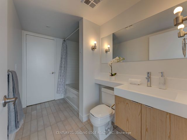 3111 - 25 Telegram Mews