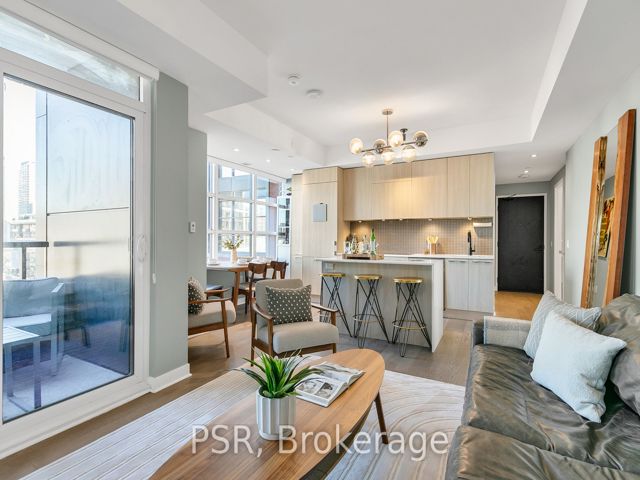 1001 - 501 Adelaide St W