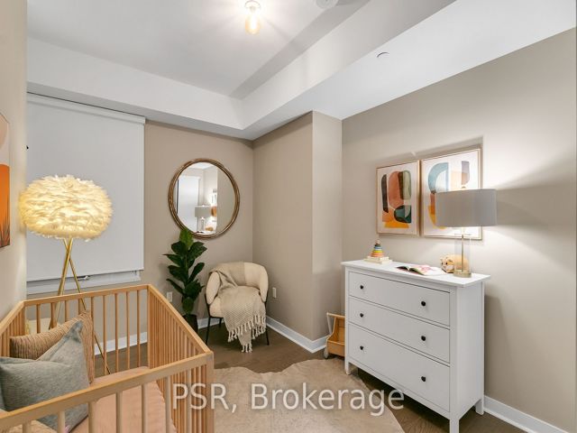 1001 - 501 Adelaide St W
