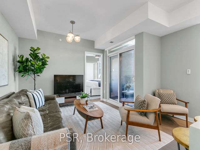 1001 - 501 Adelaide St W