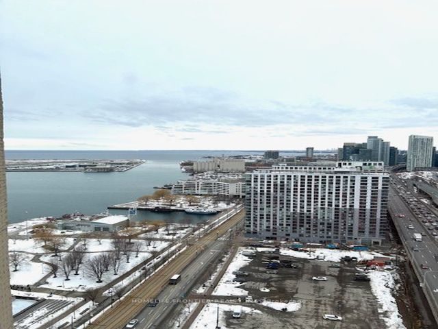 2905 - 270 Queens Quay  W