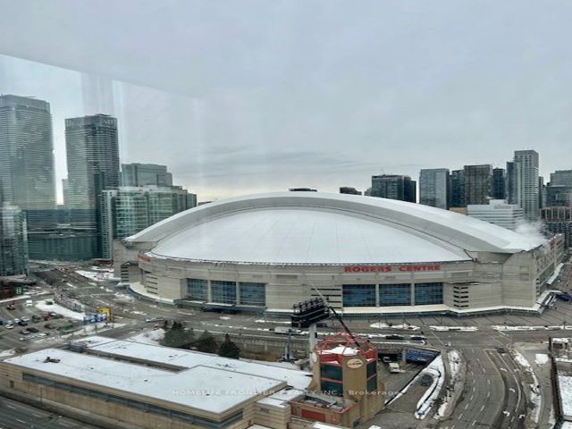 2905 - 270 Queens Quay  W