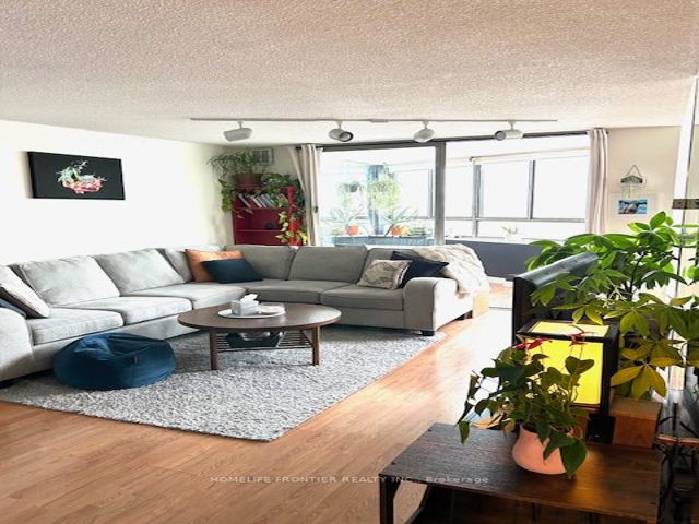 2905 - 270 Queens Quay  W