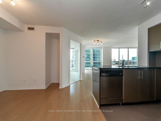 1109 - 16 Yonge St