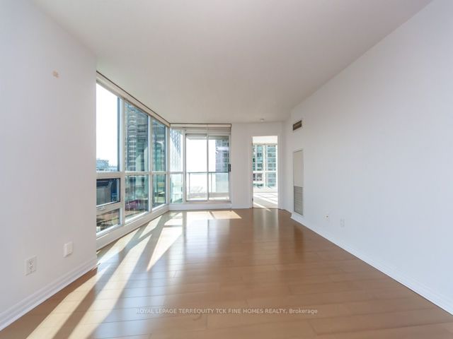 1109 - 16 Yonge St
